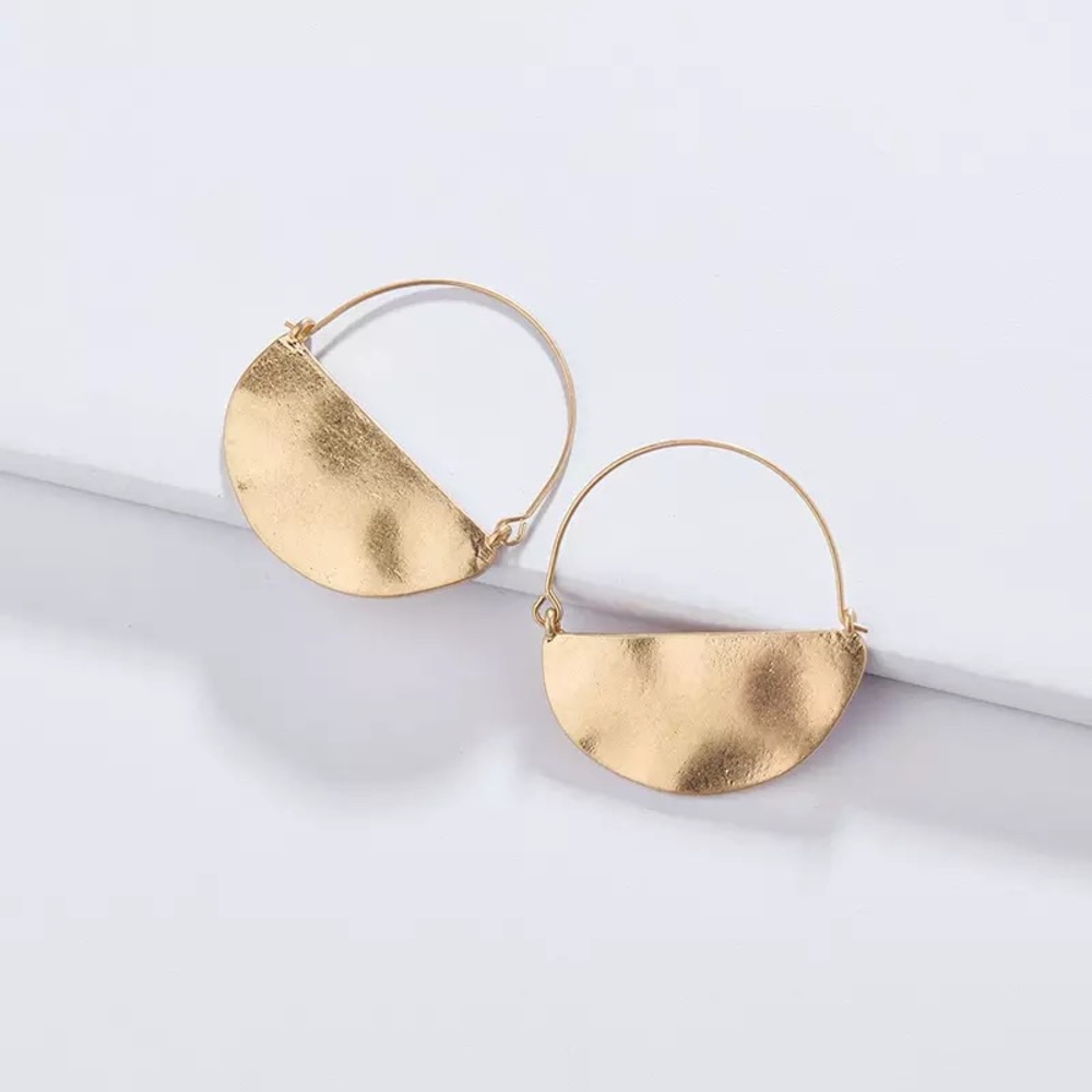 Anthropologie Rylan Crescent Hammered Earr…